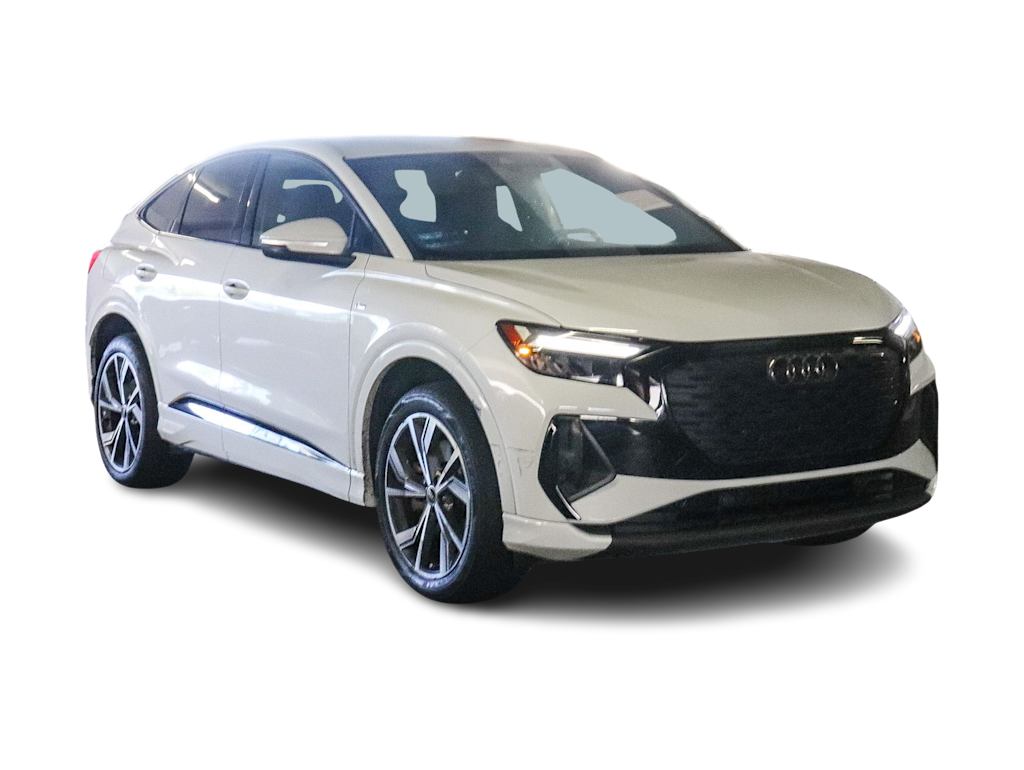 Thumbnail: 2023 Audi Q4 e-tron - 9