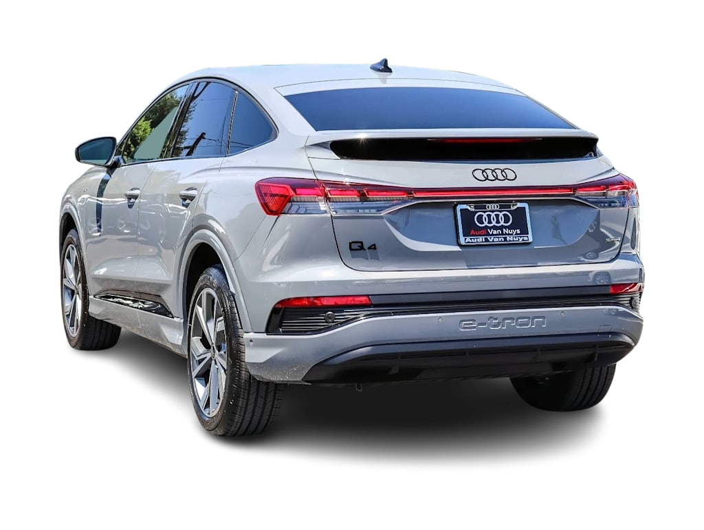 Thumbnail: 2023 Audi Q4 e-tron - 3