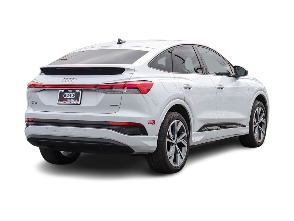 Thumbnail: 2024 Audi Q4 e-tron - 8