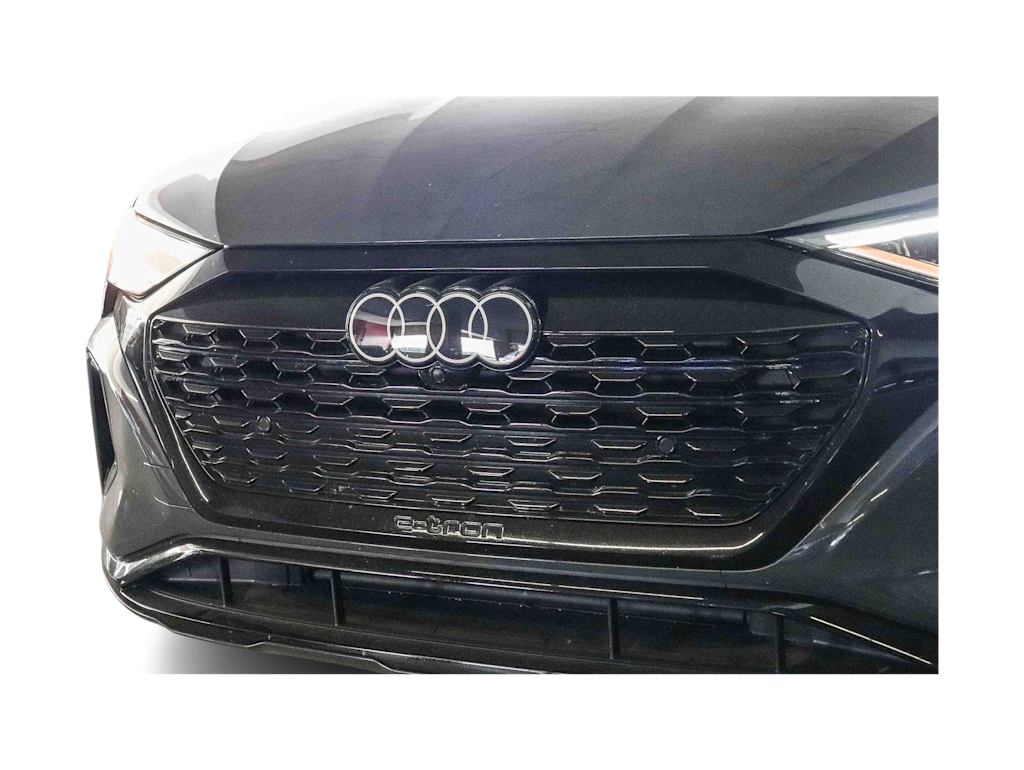 Thumbnail: 2024 Audi Q8 e-tron - 10