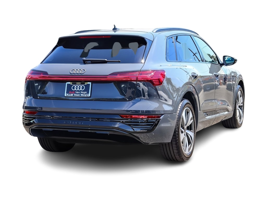 Thumbnail: 2024 Audi Q8 e-tron - 17