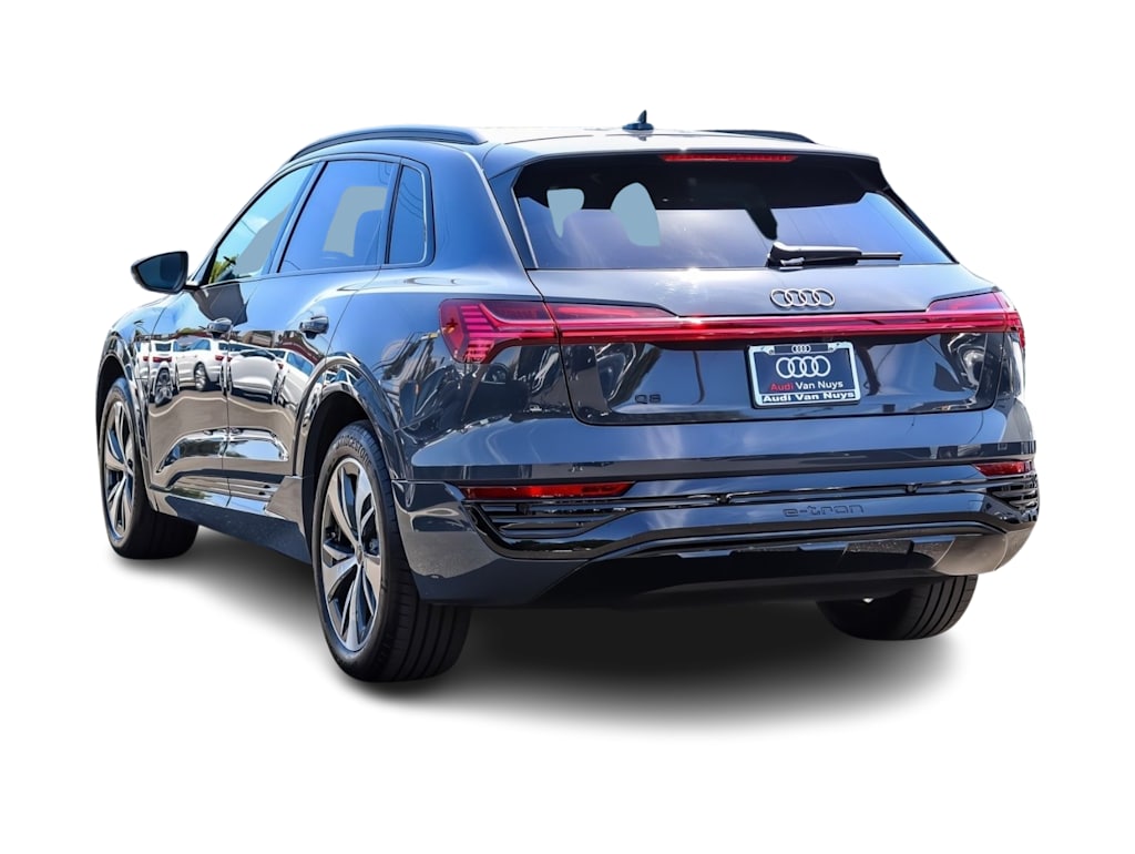 Thumbnail: 2024 Audi Q8 e-tron - 3