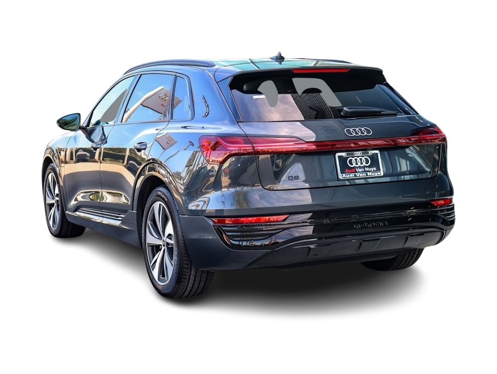 Thumbnail: 2024 Audi Q8 e-tron - 3