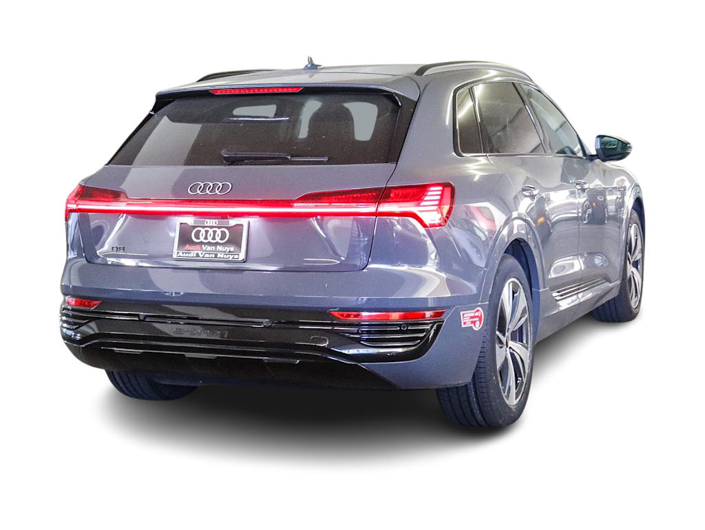 Thumbnail: 2024 Audi Q8 e-tron - 7