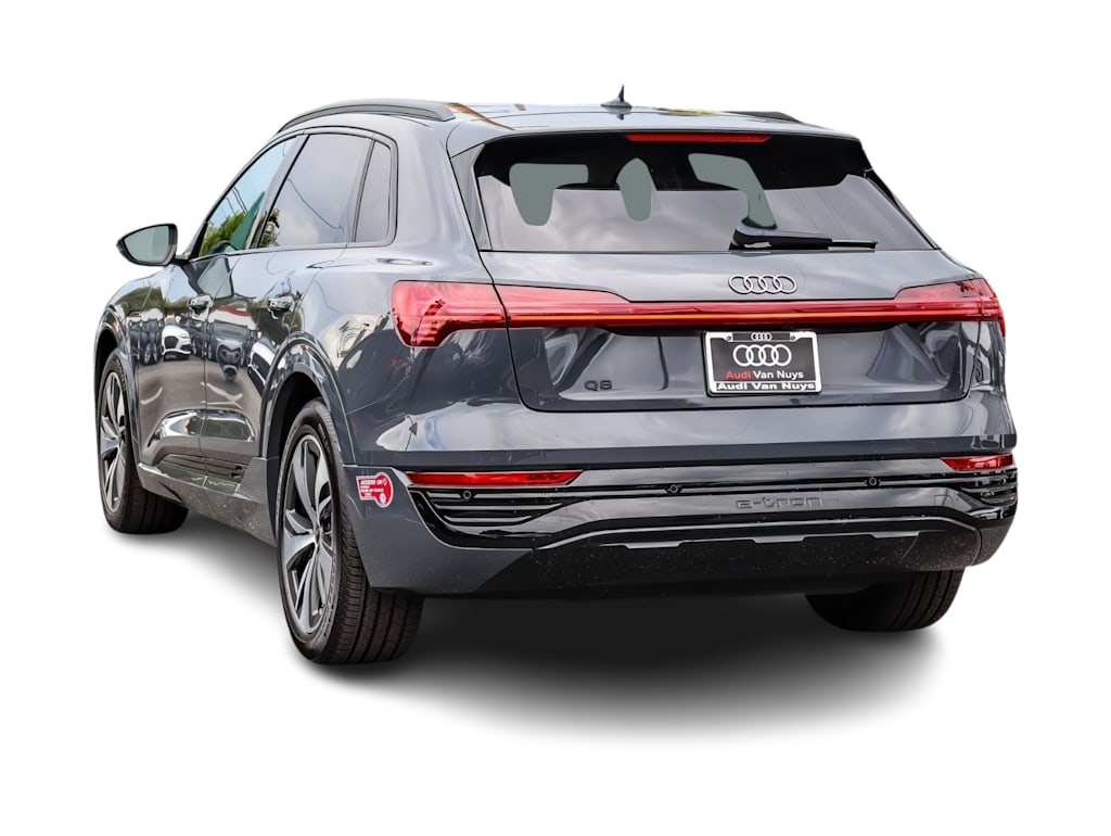 Thumbnail: 2024 Audi Q8 e-tron - 3