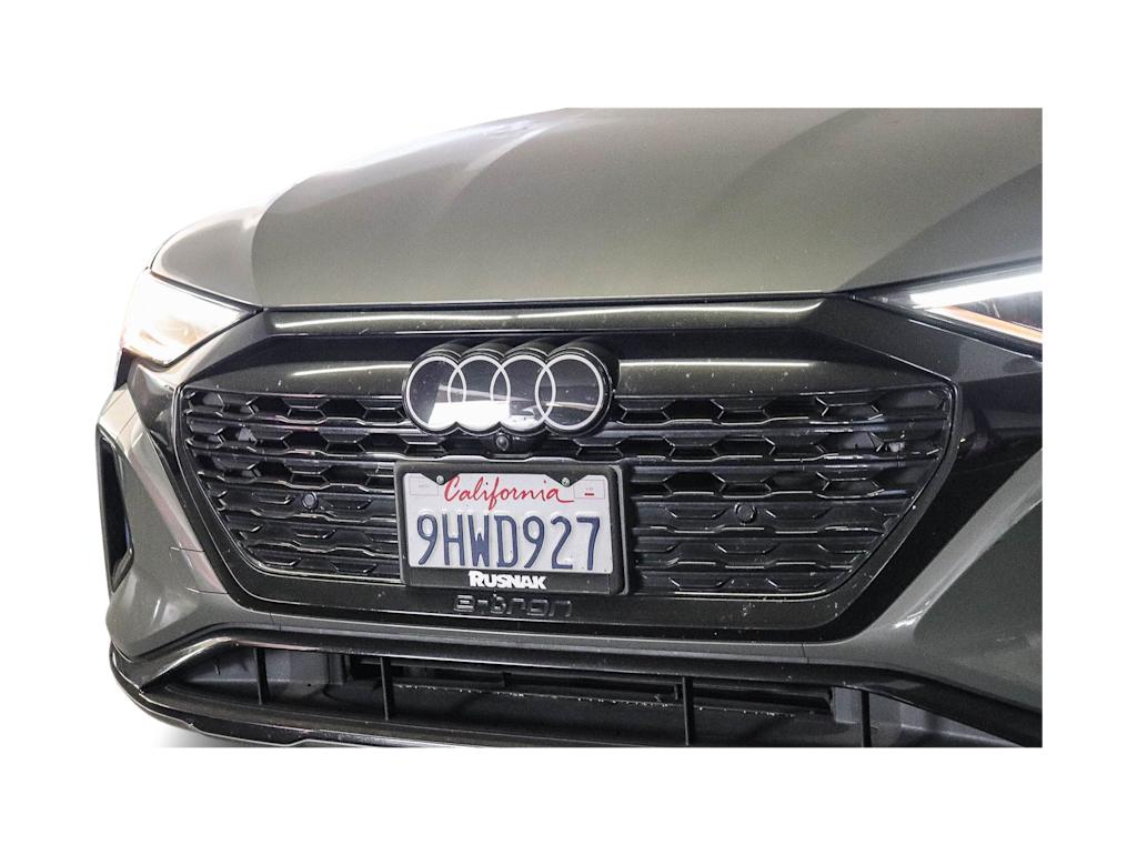 Thumbnail: 2024 Audi Q8 e-tron - 10