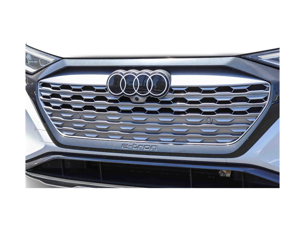 Thumbnail: 2024 Audi Q8 e-tron - 10