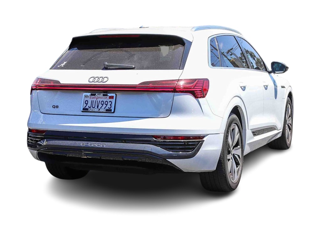 Thumbnail: 2024 Audi Q8 e-tron - 7
