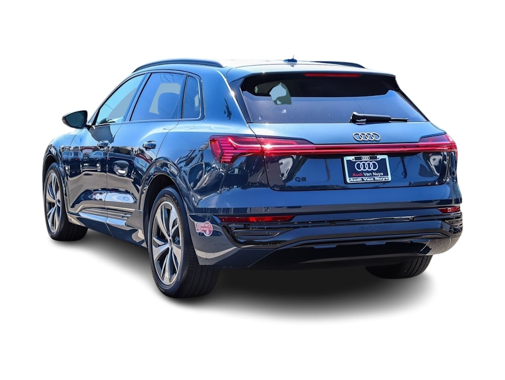 Thumbnail: 2024 Audi Q8 e-tron - 3