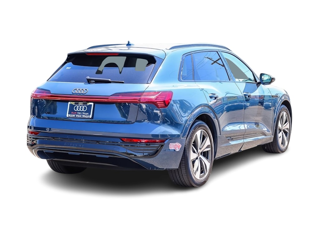 Thumbnail: 2024 Audi Q8 e-tron - 17