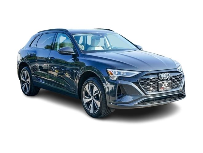 2024 Audi Q8 e-tron Premium 17