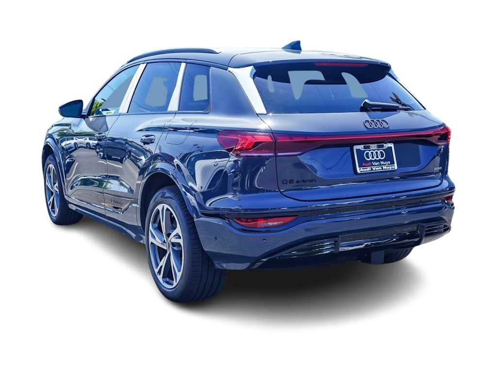 Thumbnail: 2027 Audi Q6 e-tron - 3