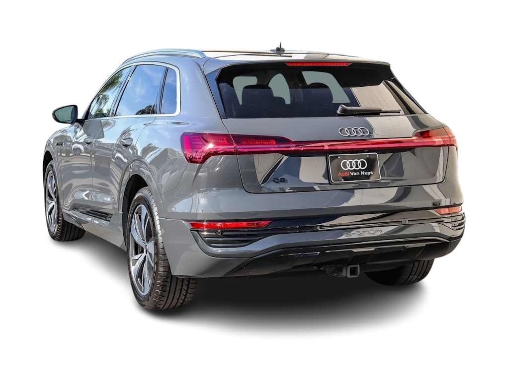 Thumbnail: 2024 Audi Q8 e-tron - 3