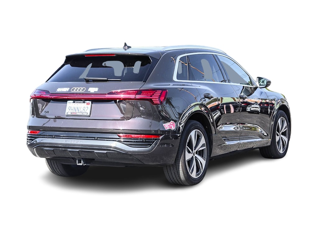 Thumbnail: 2024 Audi Q8 e-tron - 7