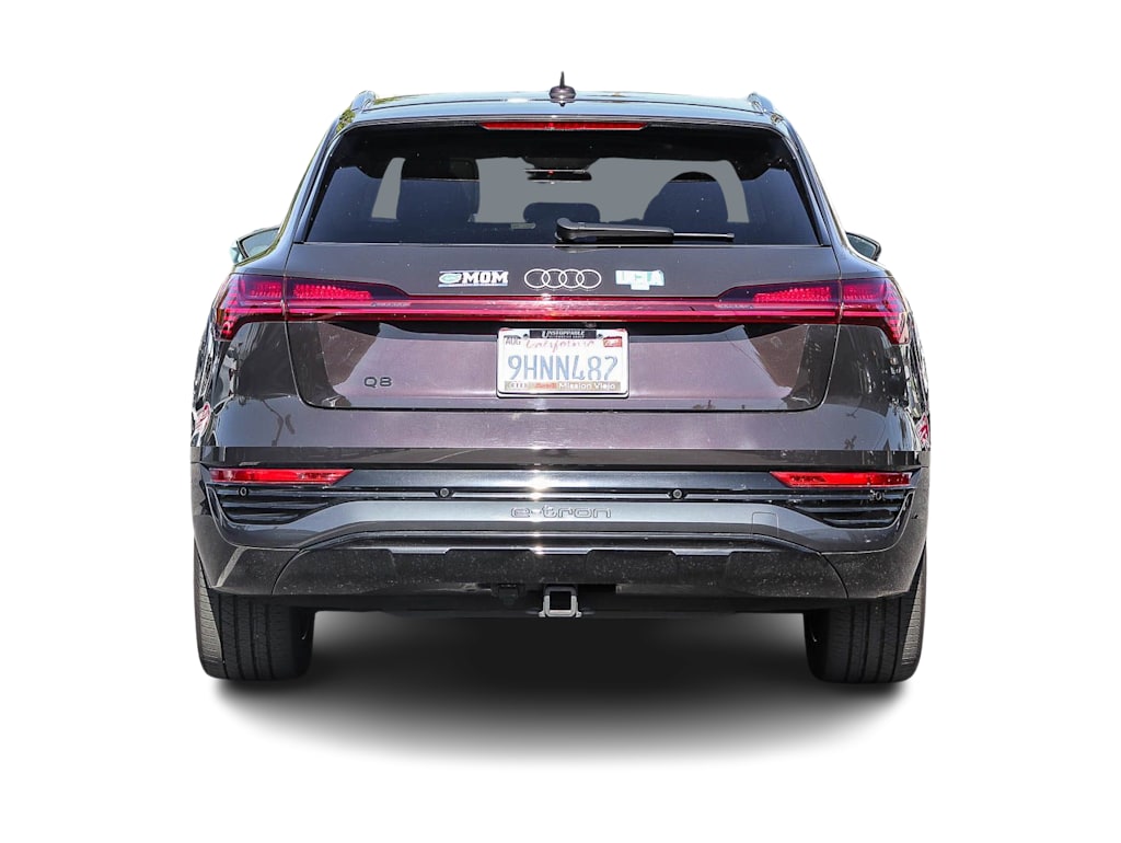 Thumbnail: 2024 Audi Q8 e-tron - 3