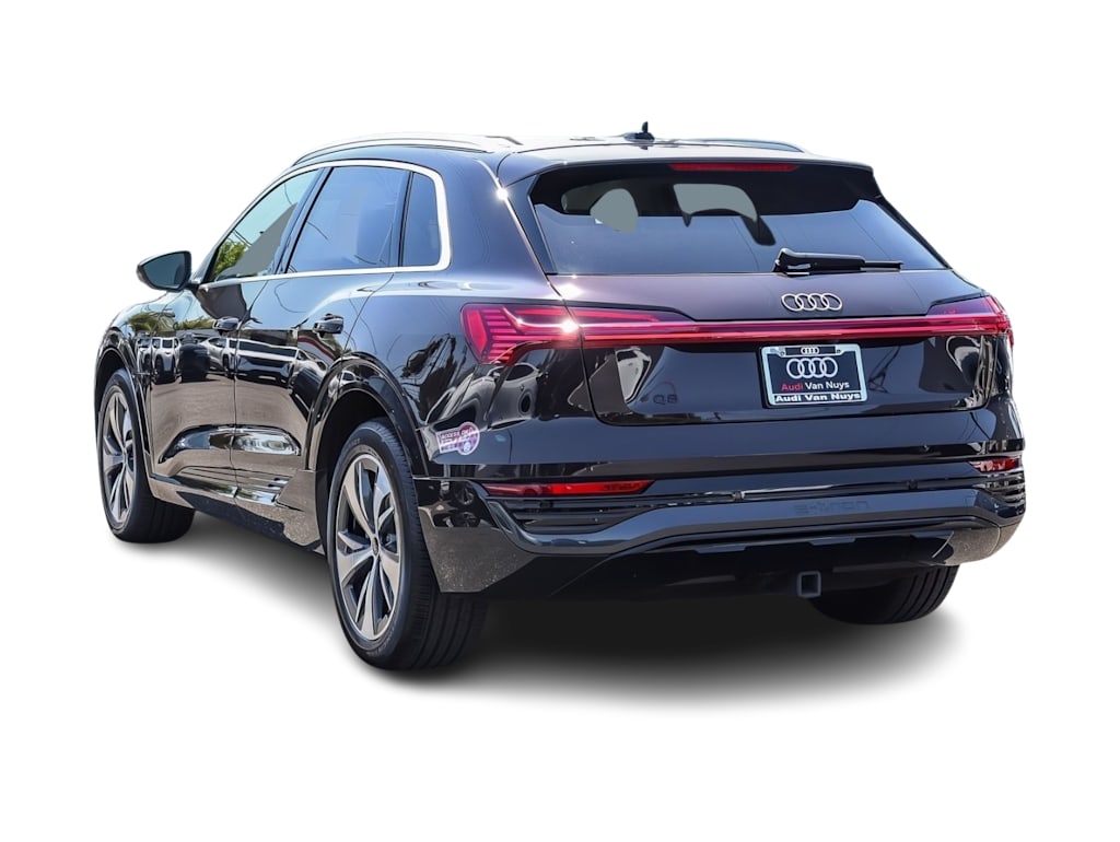 Thumbnail: 2024 Audi Q8 e-tron - 3