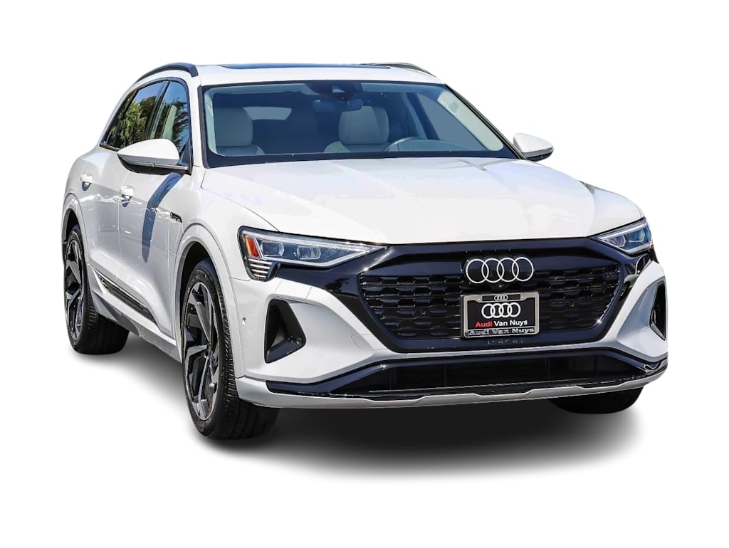 Thumbnail: 2024 Audi Q8 e-tron - 5