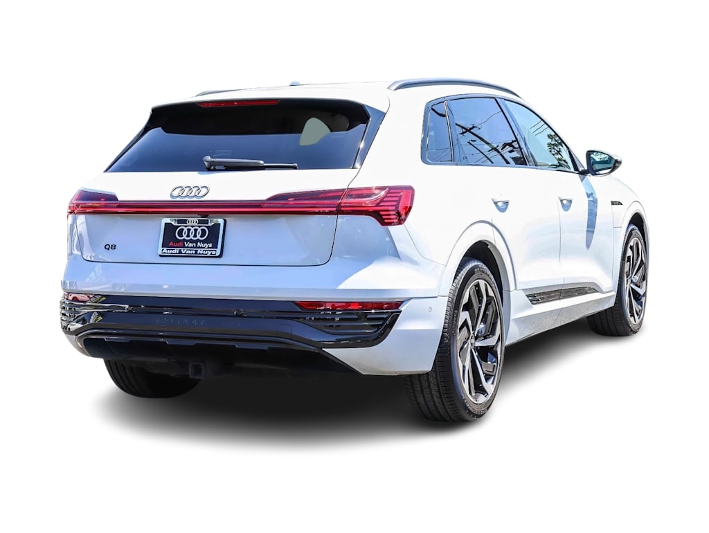 Thumbnail: 2024 Audi Q8 e-tron - 17