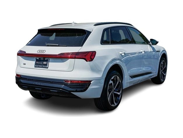 Thumbnail: 2024 Audi Q8 e-tron - 18
