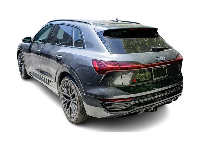 Thumbnail: 2024 Audi Q8 e-tron - 2