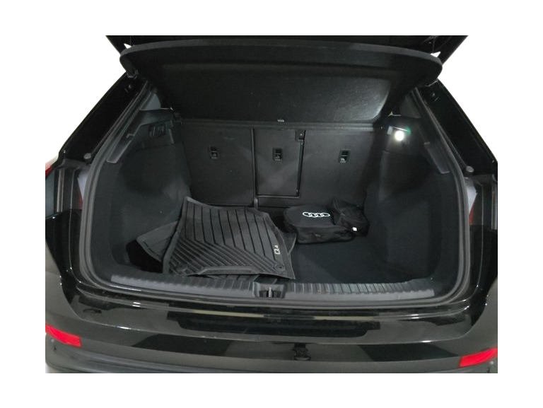 Thumbnail: 2025 Audi Q4 e-tron - 9