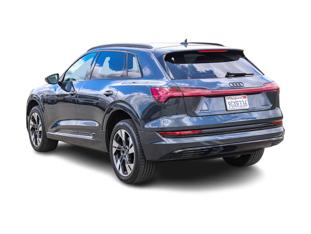 Thumbnail: 2023 Audi e-tron - 2