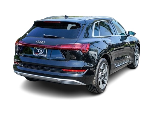 Thumbnail: 2022 Audi e-tron - 18