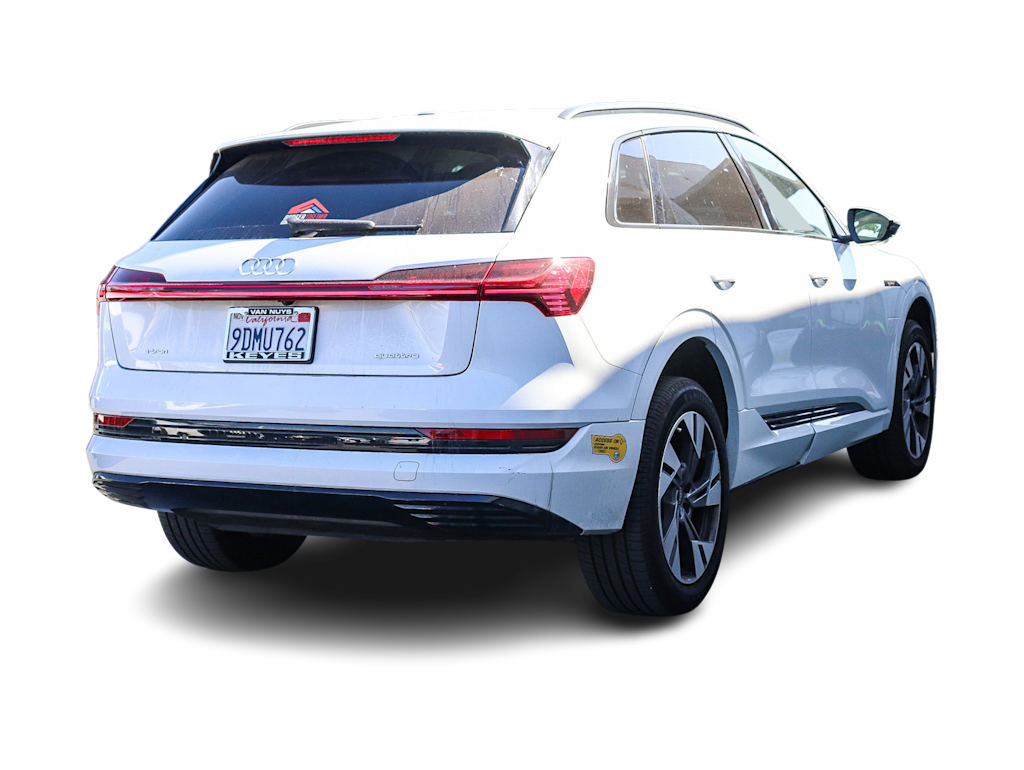 Thumbnail: 2023 Audi e-tron - 7