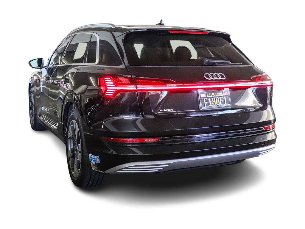 Thumbnail: 2021 Audi e-tron - 2
