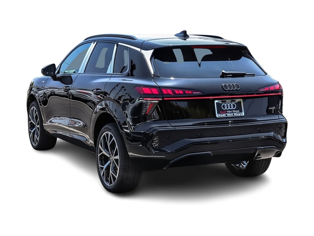 Thumbnail: 2026 Audi Q3 - 3
