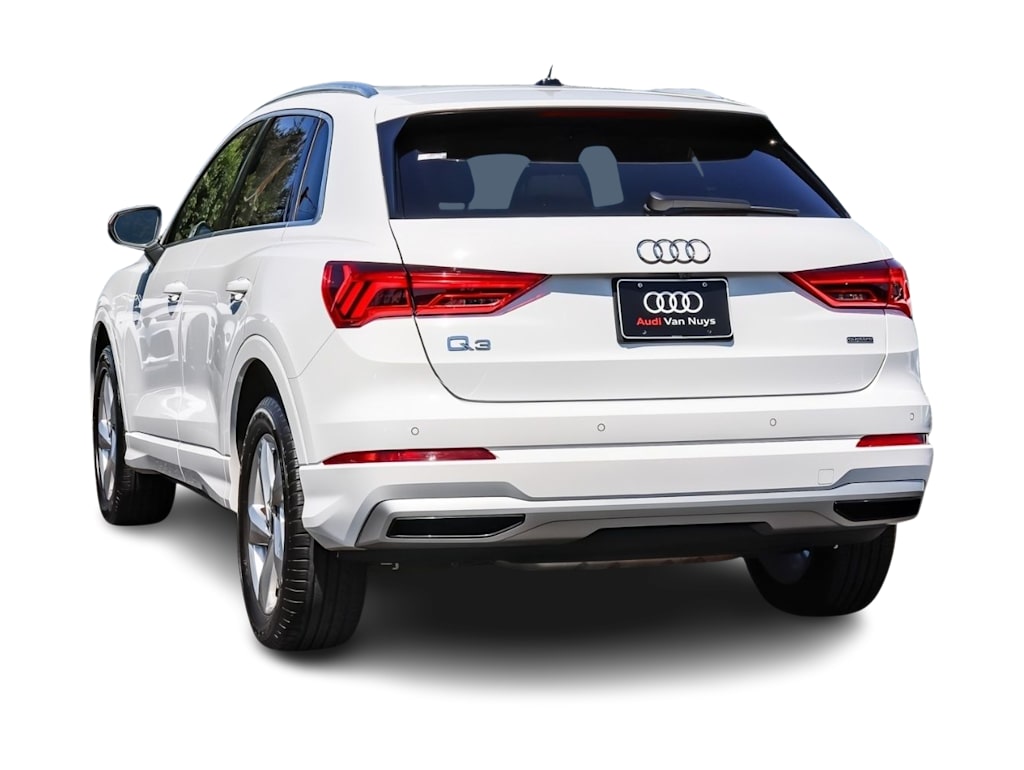 Thumbnail: 2022 Audi Q3 - 3