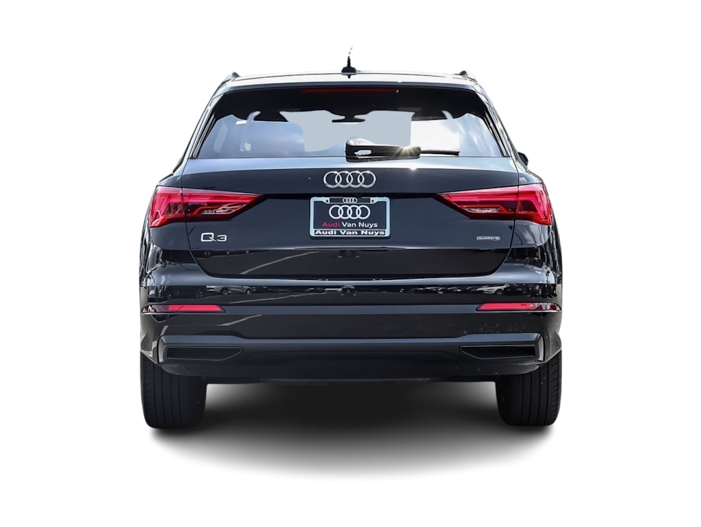 Thumbnail: 2023 Audi Q3 - 4