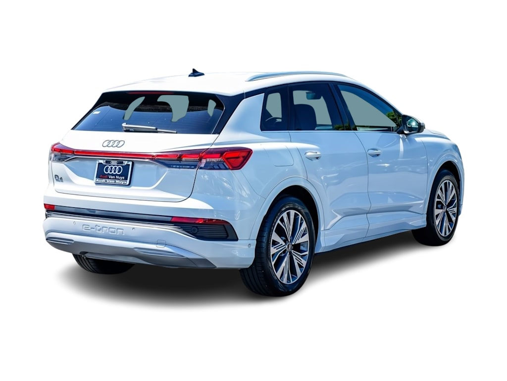 Thumbnail: 2023 Audi Q4 e-tron - 17