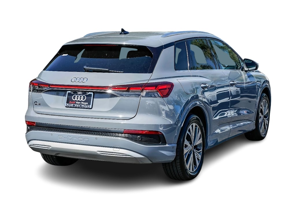 Thumbnail: 2023 Audi Q4 e-tron - 17