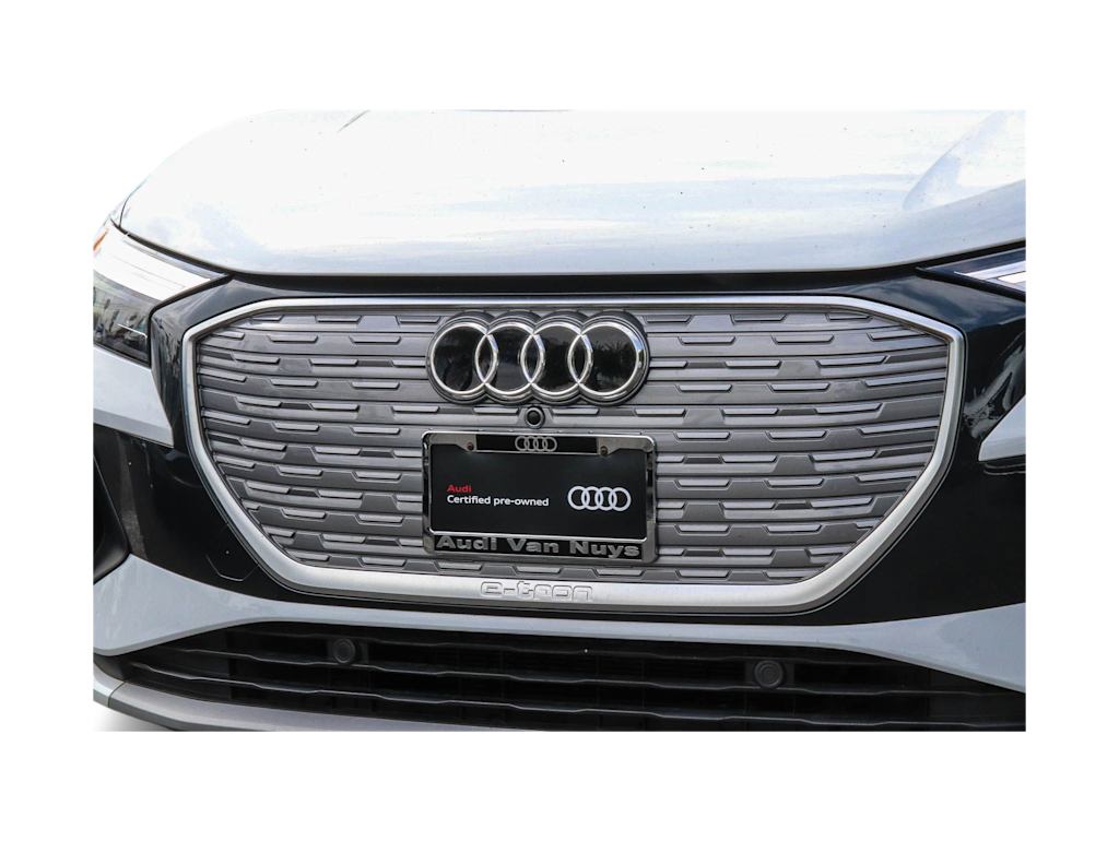 Thumbnail: 2023 Audi Q4 e-tron - 10