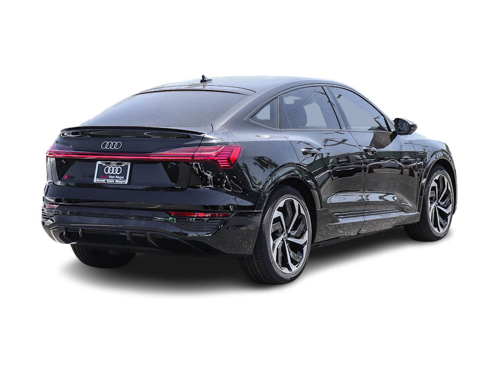 Thumbnail: 2024 Audi Q8 e-tron - 7