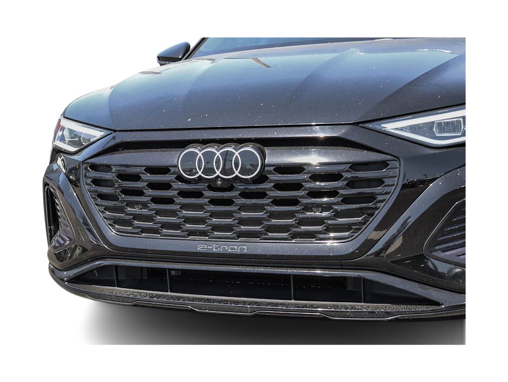 Thumbnail: 2024 Audi Q8 e-tron - 10