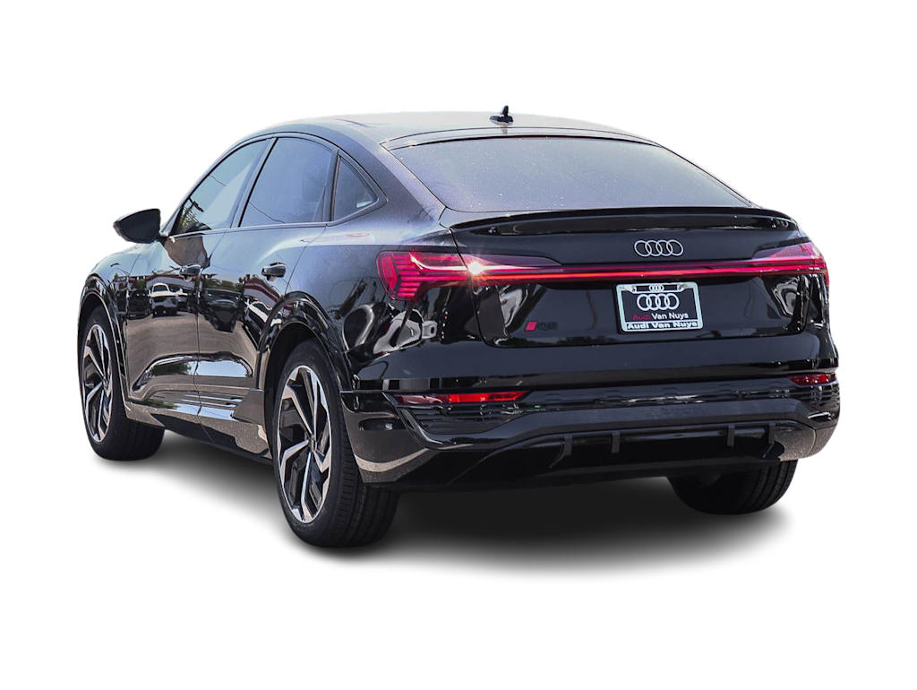 Thumbnail: 2024 Audi Q8 e-tron - 2