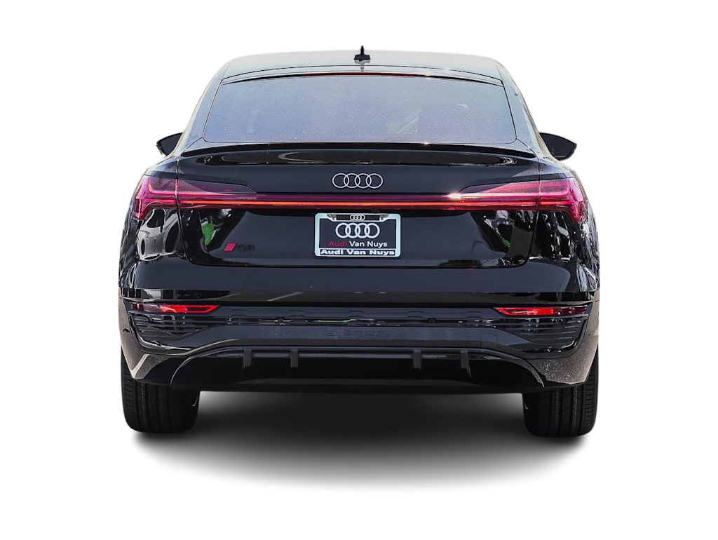 Thumbnail: 2024 Audi Q8 e-tron - 3