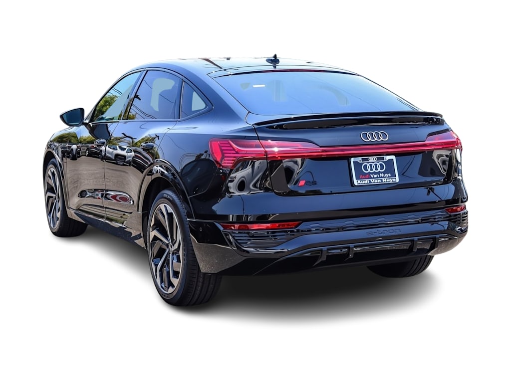 Thumbnail: 2024 Audi Q8 e-tron - 3