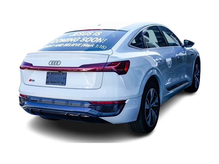 Thumbnail: 2024 Audi Q8 e-tron - 8