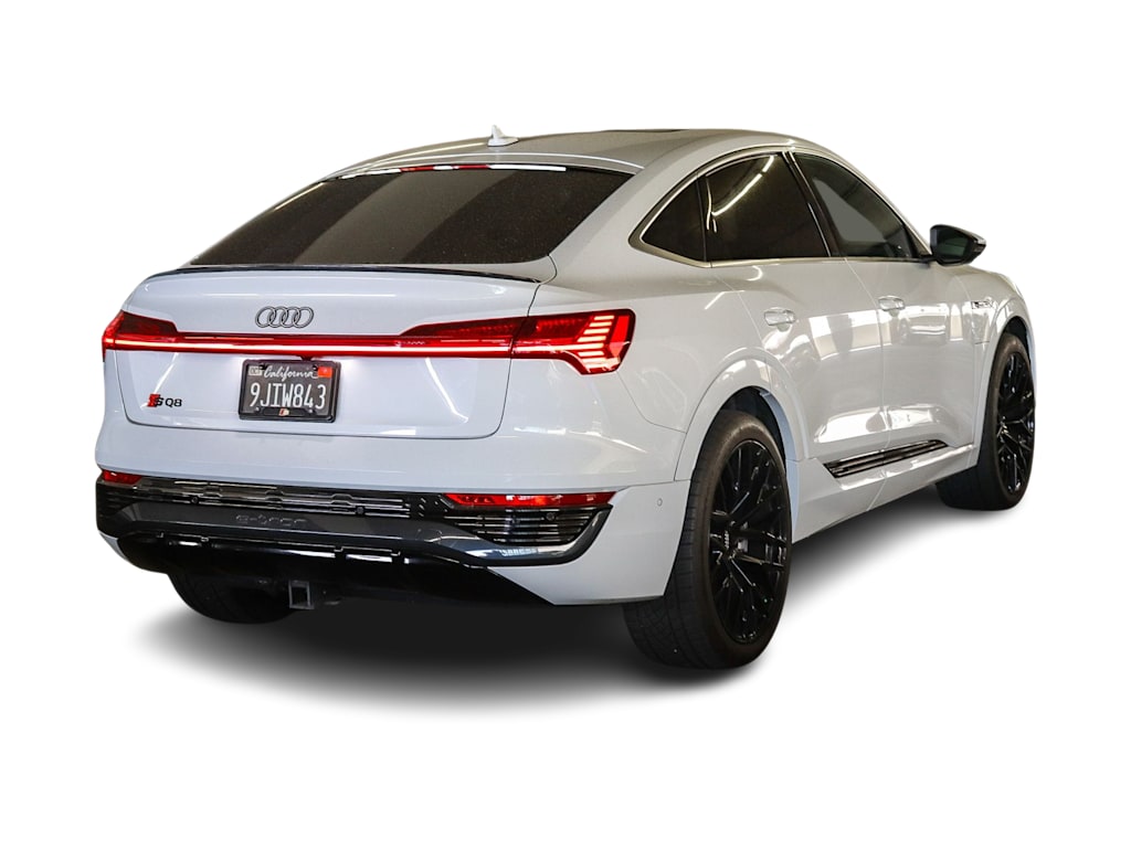 Thumbnail: 2024 Audi Q8 e-tron - 7