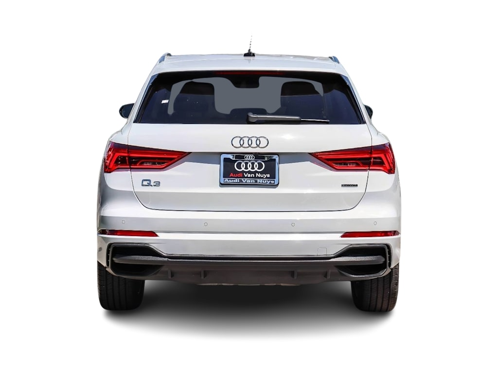 Thumbnail: 2023 Audi Q3 - 4