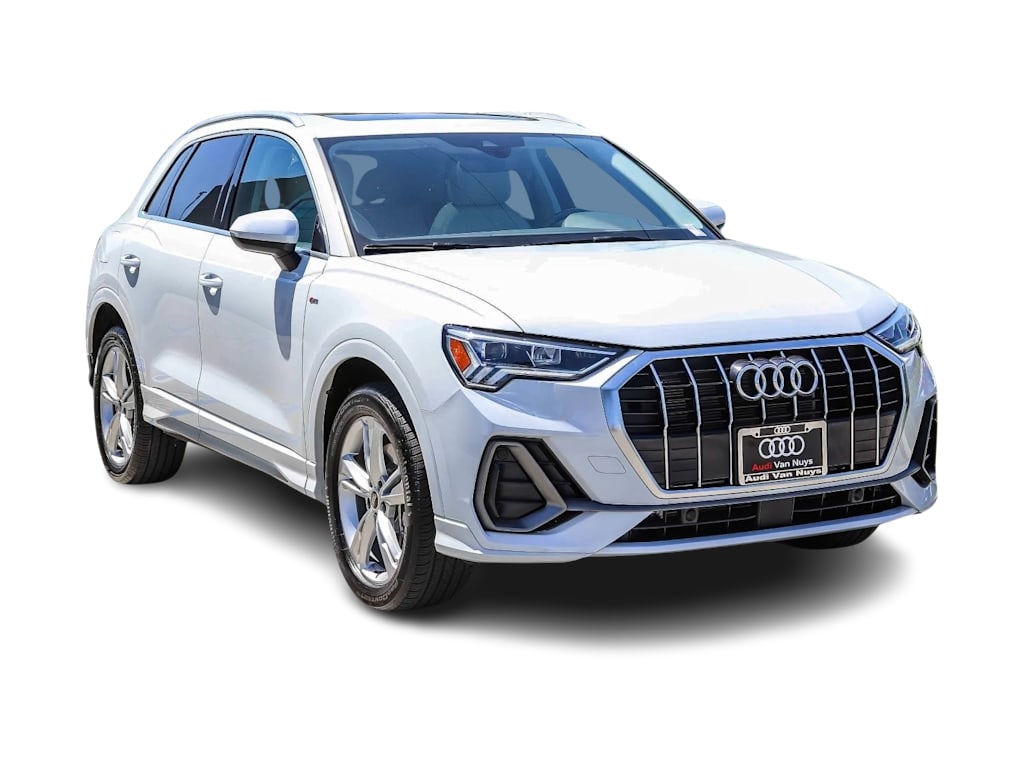 Thumbnail: 2023 Audi Q3 - 19