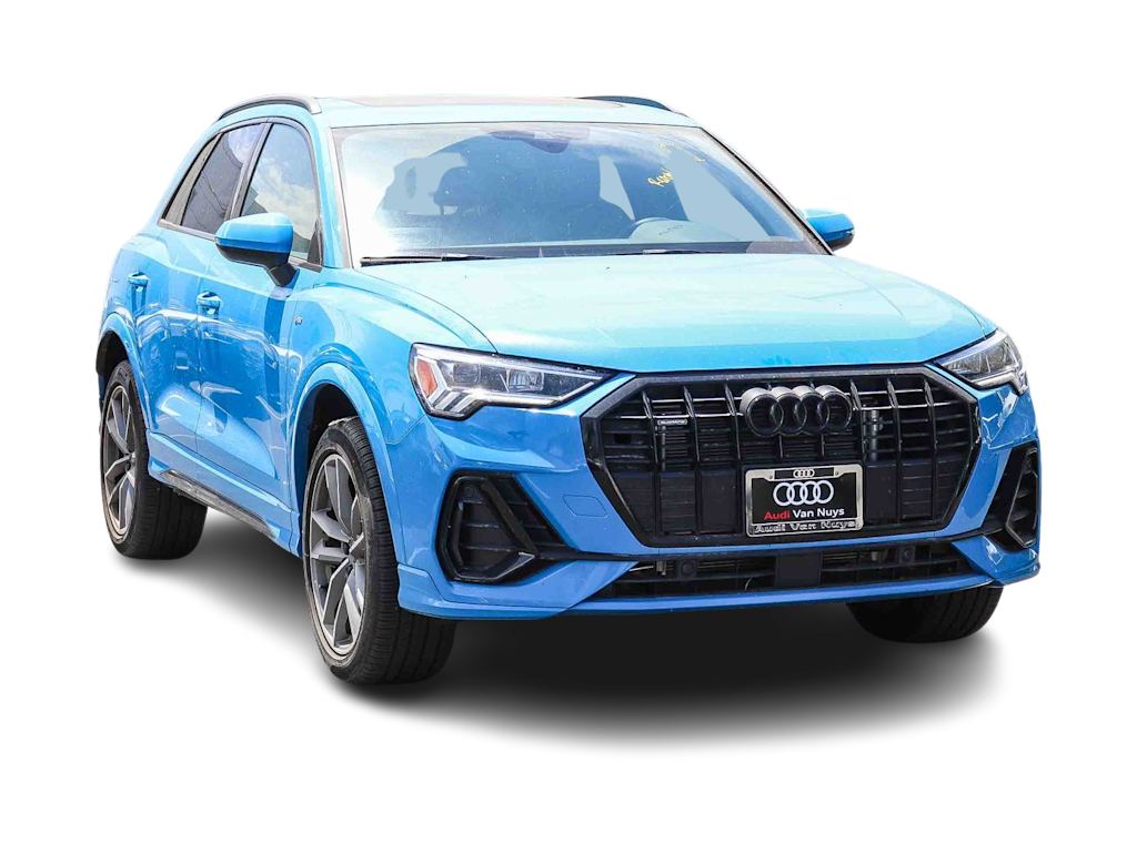 Thumbnail: 2023 Audi Q3 - 4