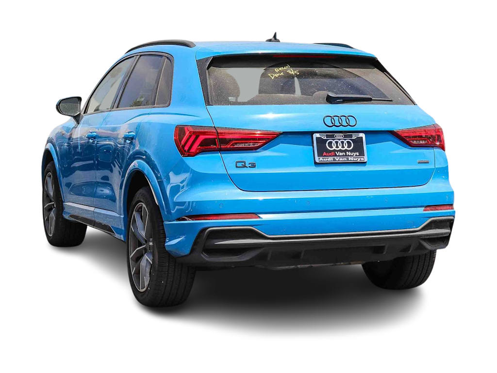 Thumbnail: 2023 Audi Q3 - 2