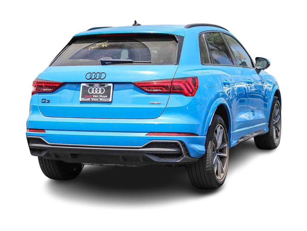 Thumbnail: 2023 Audi Q3 - 7