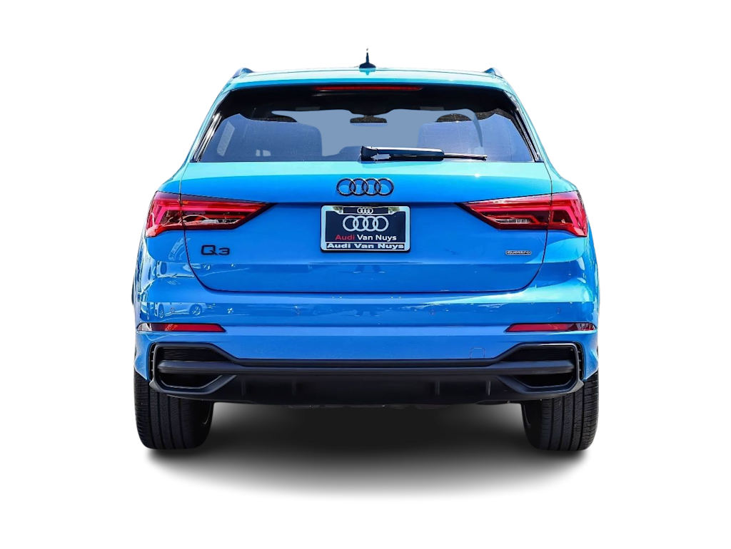 Thumbnail: 2023 Audi Q3 - 4