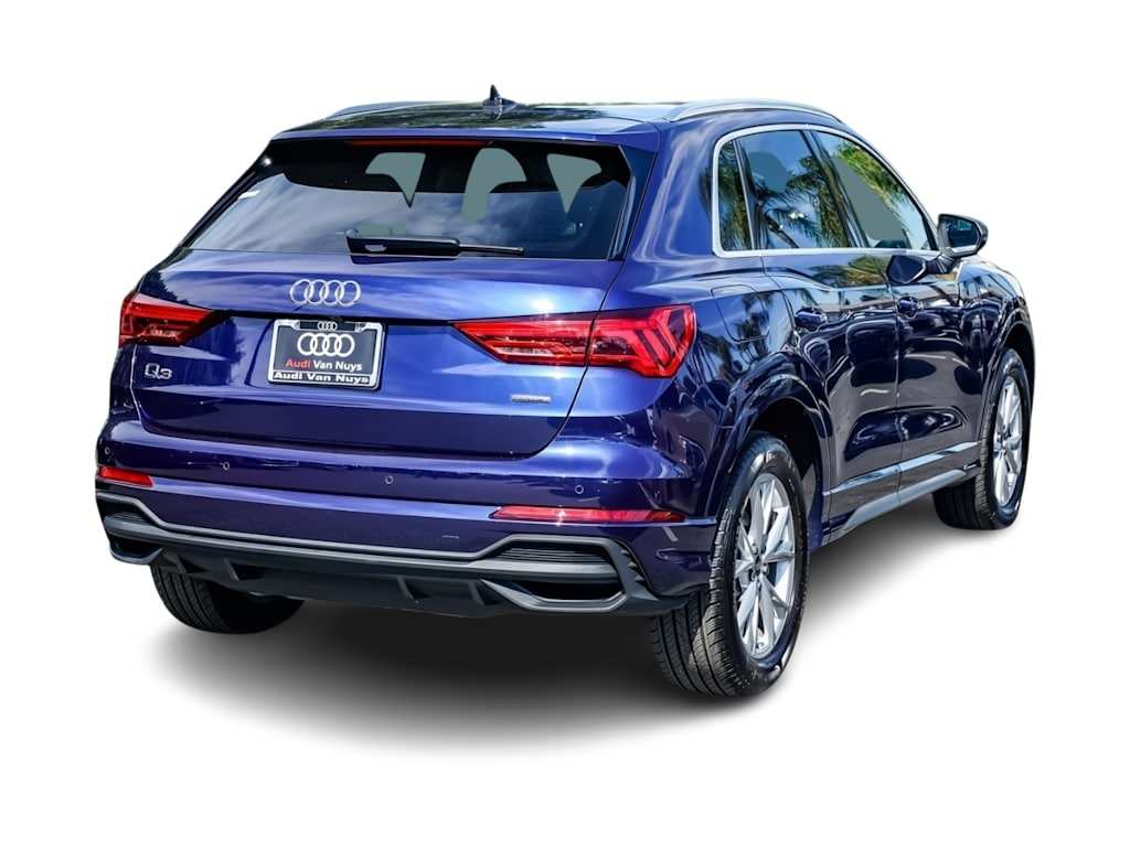 Thumbnail: 2025 Audi Q3 - 17
