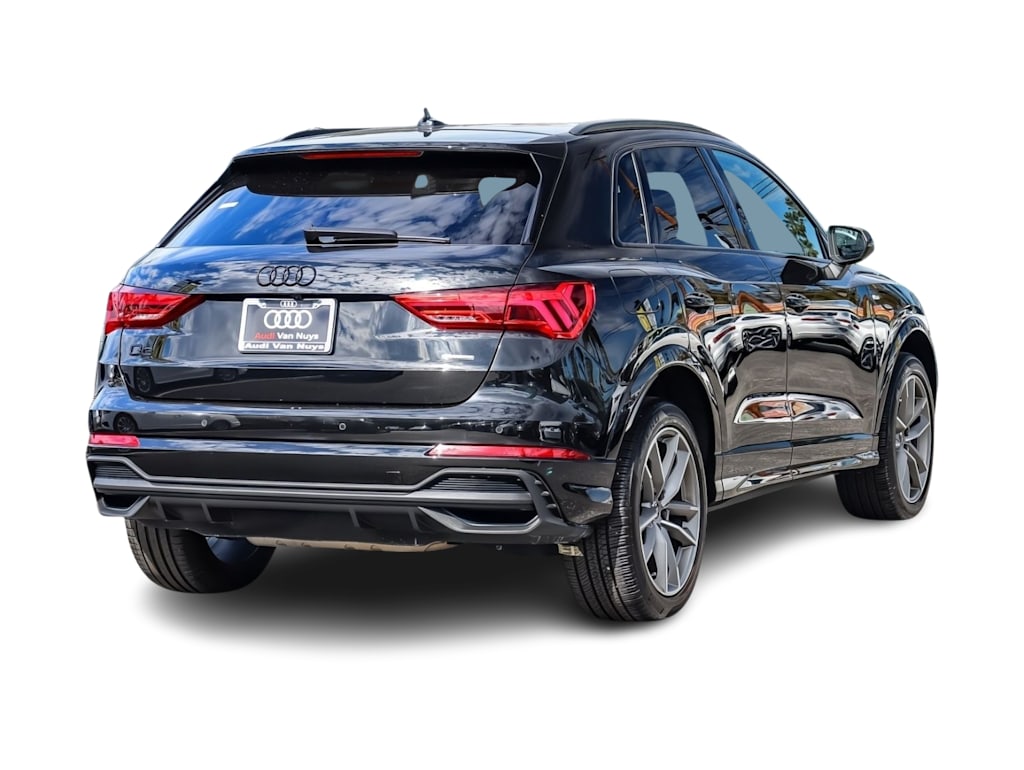 Thumbnail: 2024 Audi Q3 - 17